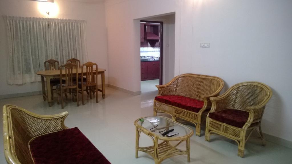 Indeevaram Apartments Kovalam Rum bild